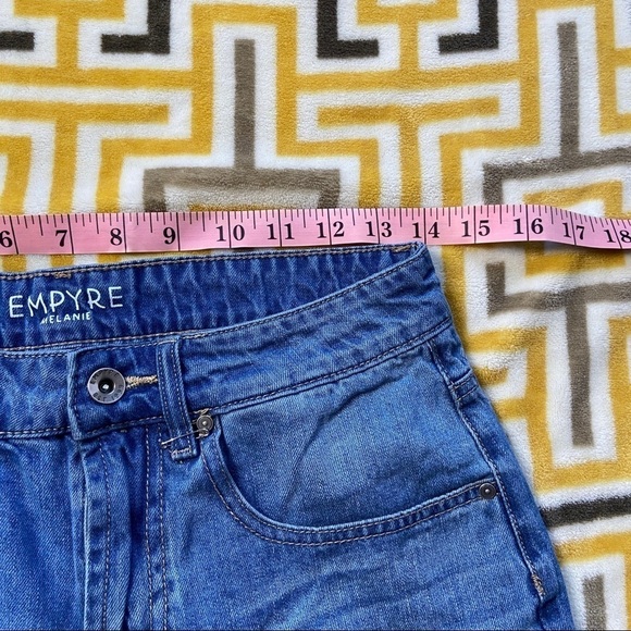 Empyre Juniors Blue Medium Wash Denim Shorts Blue Jean 7 Outdoor Casual Walking - Picture 4 of 8